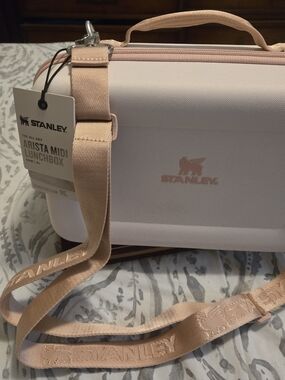 Stanley Arista Midi Lunchbox - Light Pink and Cream